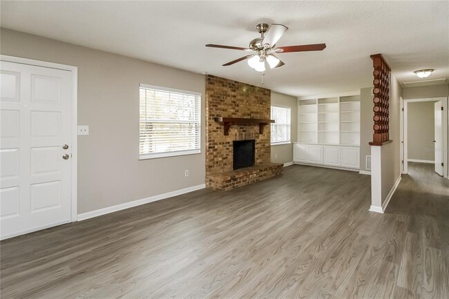 Foto del edificio - 5133 Oak Hill Dr