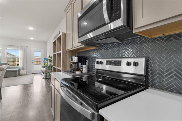 Building Photo - 1424 Tarzan Dr