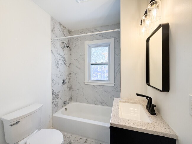 Foto del edificio - 57 Rexford St