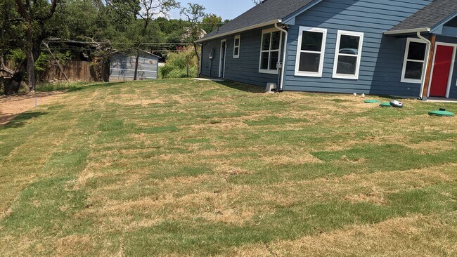 Front Yard/ side yard - 1828 Boot Hill Rd