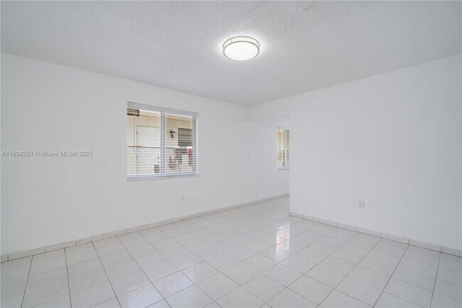 Foto del edificio - 3437 SW 25th St