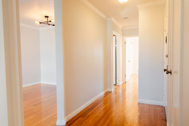 Hall - 557 42nd Ave