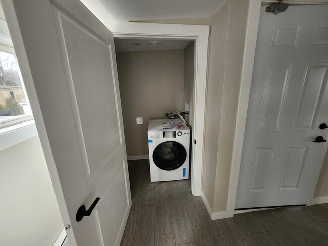 Building Photo - 24 Paddock St