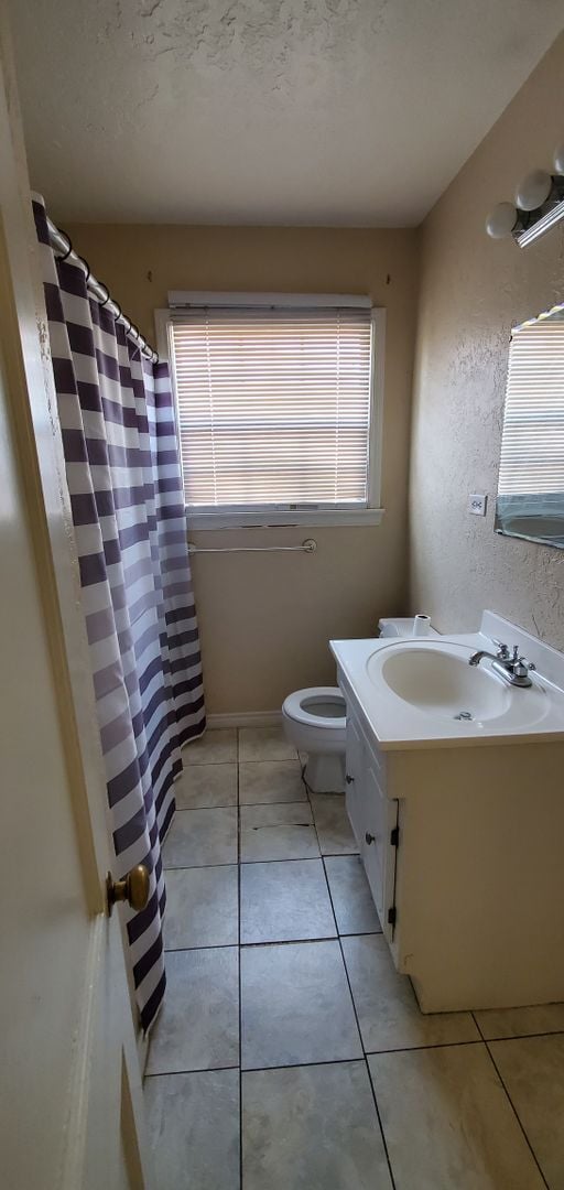 Building Photo - 2 Bedroom 1 Bath in Faith Village