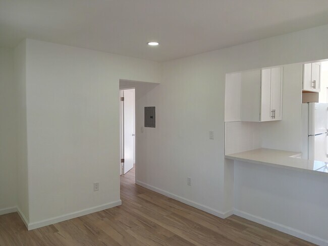 Foto del edificio - 48 Lester Ave