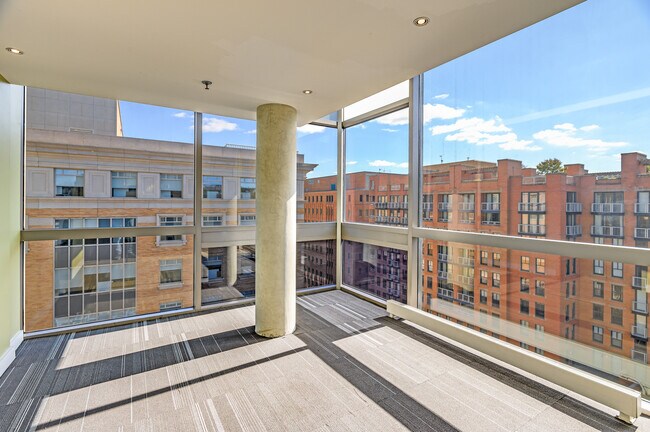 Building Photo - 675 E St NW