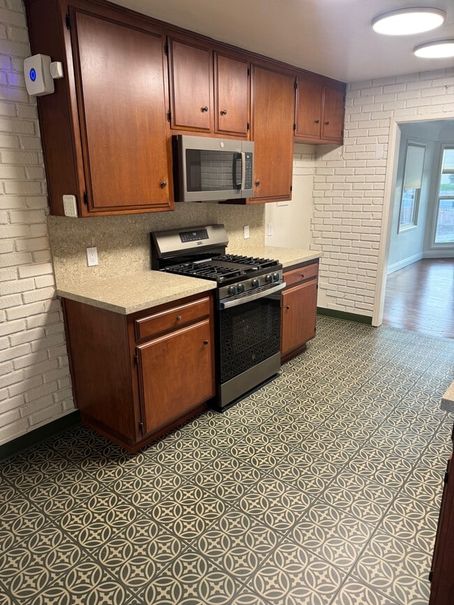 Foto del edificio - 2230 Alta Vista Dr