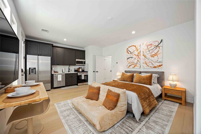 Building Photo - 3028 Lamar St