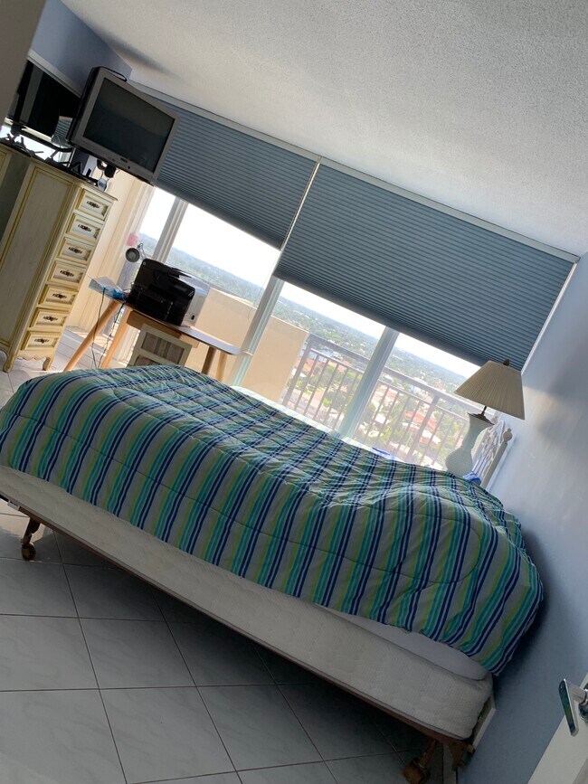 guest bedroom with canal view - 4280 Galt Ocean Dr