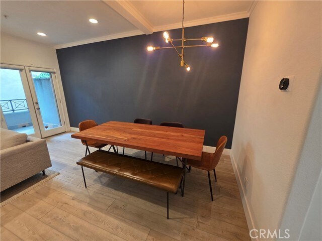 Foto del edificio - 240 S Mentor Ave