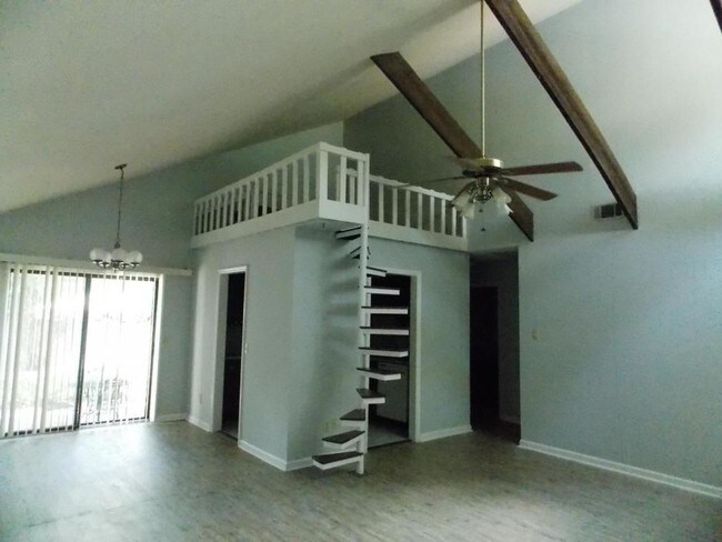 Building Photo - 364 Hummingbird Circle