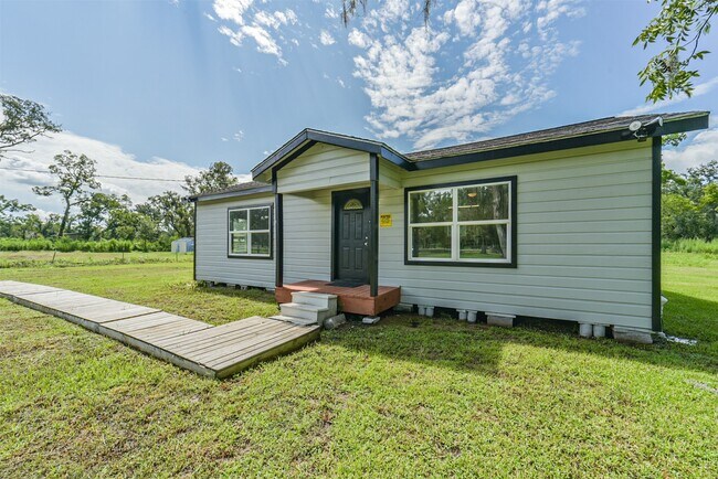 Foto del edificio - 2155 County Rd 348