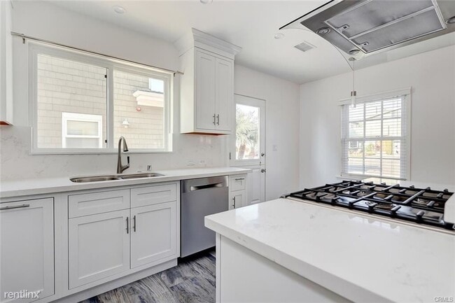 Building Photo - 3 br, 1 bath House - 326 Avenue F