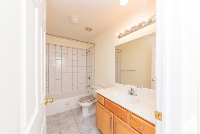 Foto del edificio - 3 bedroom in Chicago IL 60622