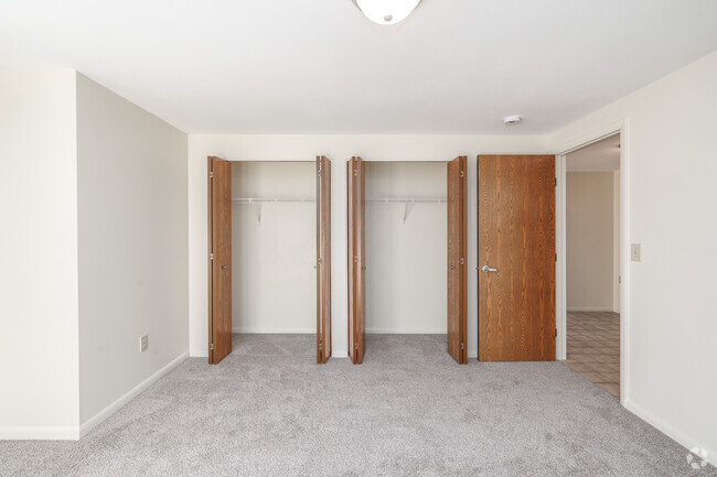 1BR, 1BA - 900SF - Bedroom - New Country Village Apartments