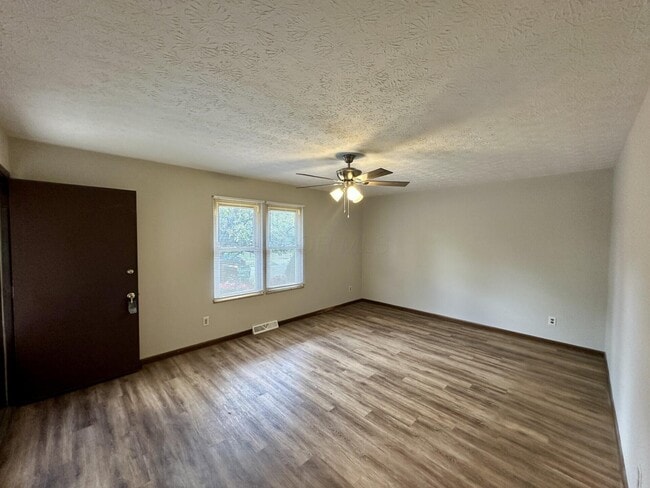 Building Photo - 1900 Hillandale Ave