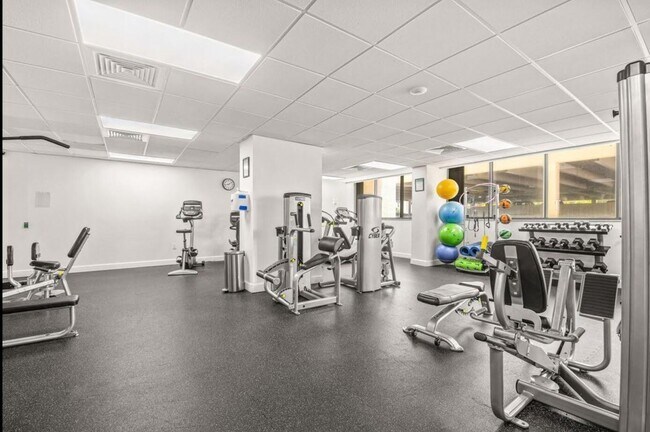 Foto del edificio - 5600 N Flagler Dr