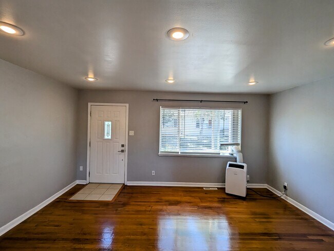 Foto del edificio - 3255 Clayton St