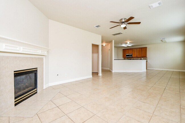 Foto del edificio - 2707 Silk Tree Ln