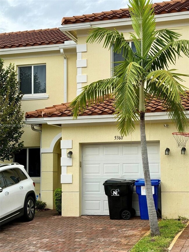 Building Photo - 5360 SW 13th Ct