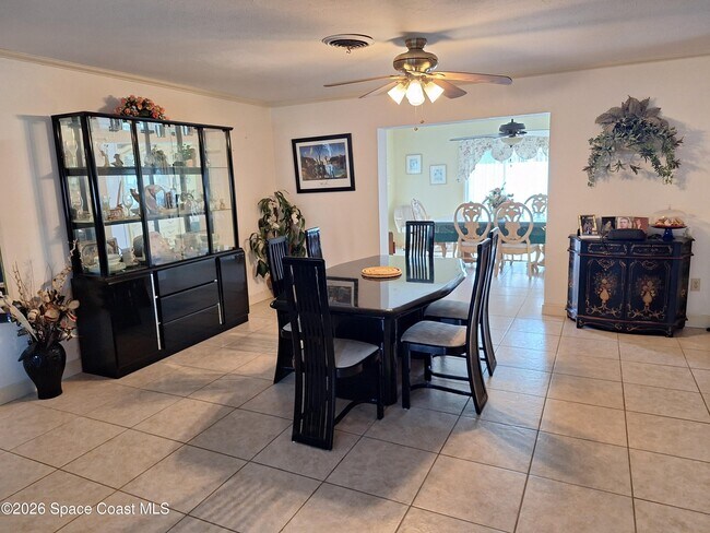 Foto del edificio - 279 Ellwood Ave