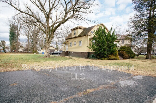 Foto del edificio - 37 Claypoole Ave