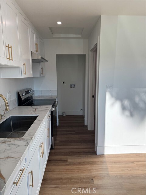 Foto del edificio - 8966 Gunn Ave