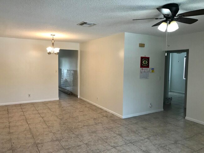 Building Photo - 4582 Brady Ln