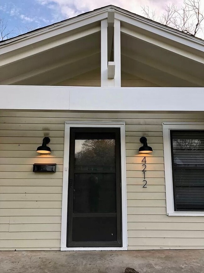 Building Photo - 4212 Morrow Ave