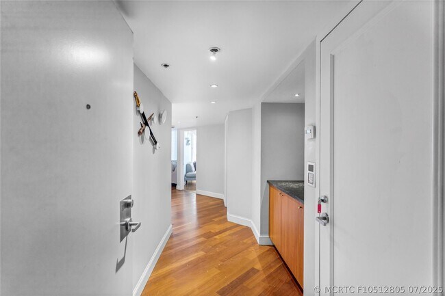Foto del edificio - 1717 N Bayshore Dr