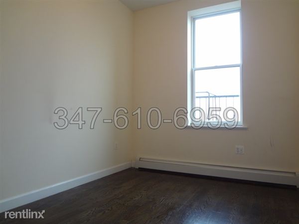 Building Photo - 849 Manhattan Ave