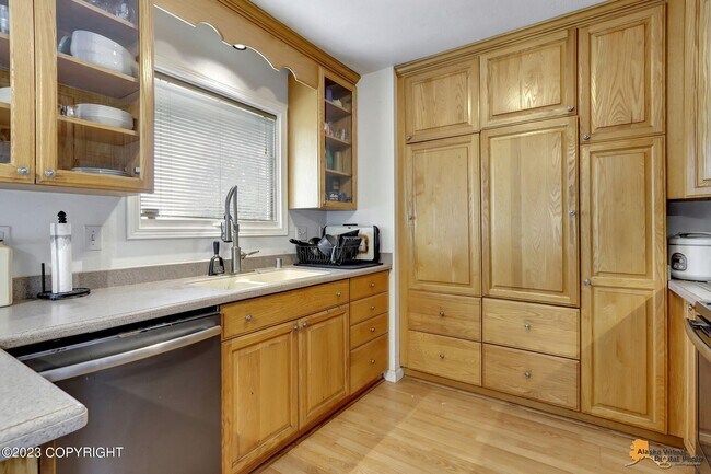 Foto del edificio - 9816 St Lawrence Cir