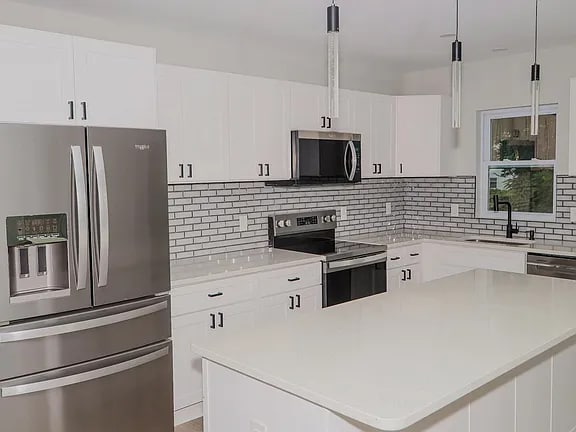 Foto del edificio - 8906 Chestnut Ave