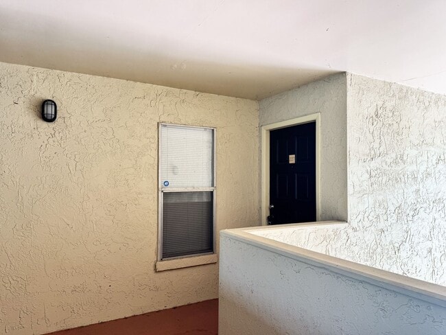 Building Photo - Spacious 1 bedroom 1 bathroom in DelRey Community!