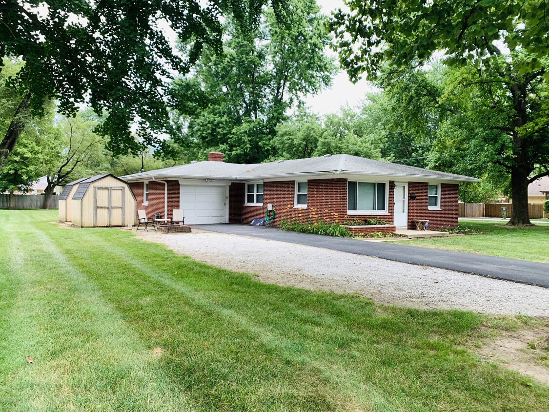 Primary Photo - 5357 Manker St