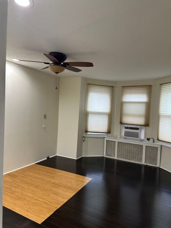 Building Photo - 1549 57th
