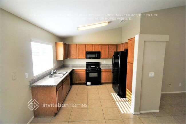 Building Photo - 10967 W Elm Ln