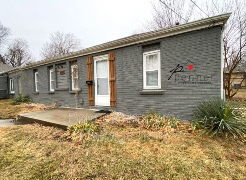 503 SE Florence Ave, Lees Summit, MO 64063 Condo for Rent in Lees