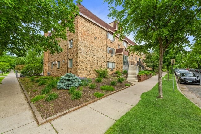 Building Photo - 2446 Aldrich Ave S