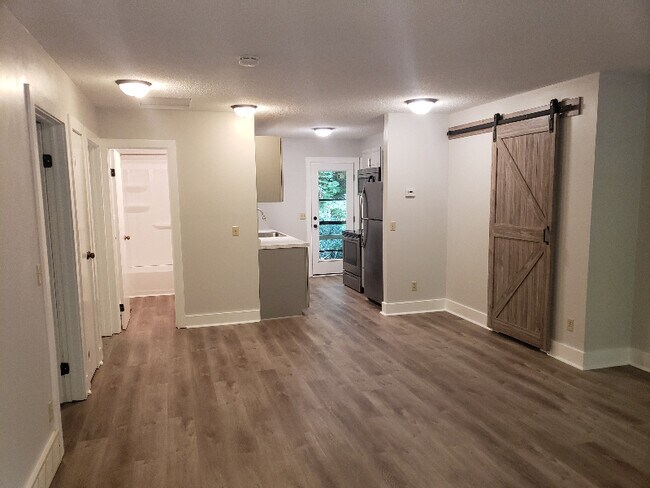 Foto del edificio - 4055 S Thornapple Hollow
