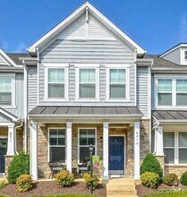 Building Photo - 8013 Rutland Village Dr