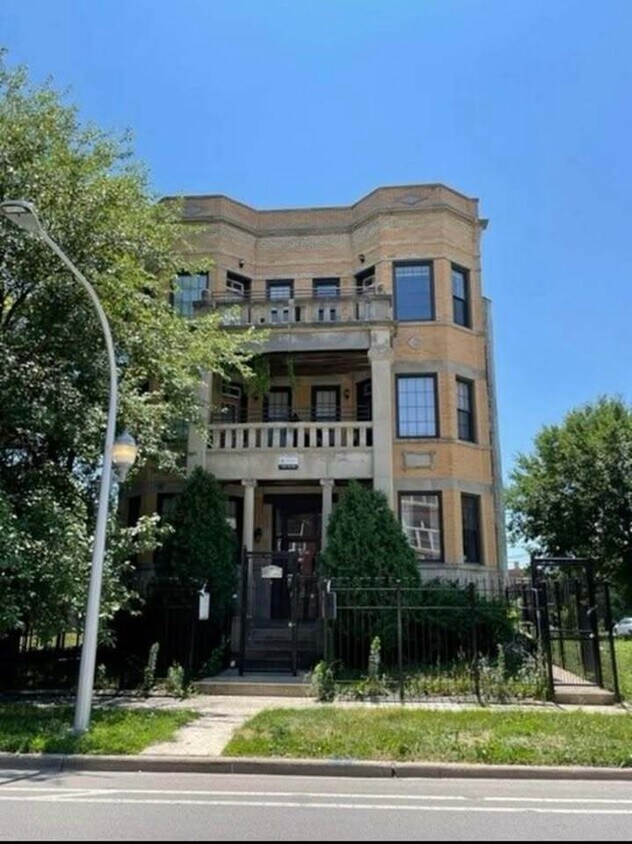 Foto principal - 1519 E Marquette Rd