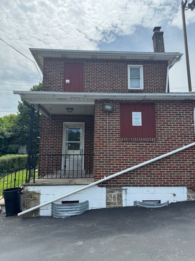 Primary Photo - 1309 Broadway