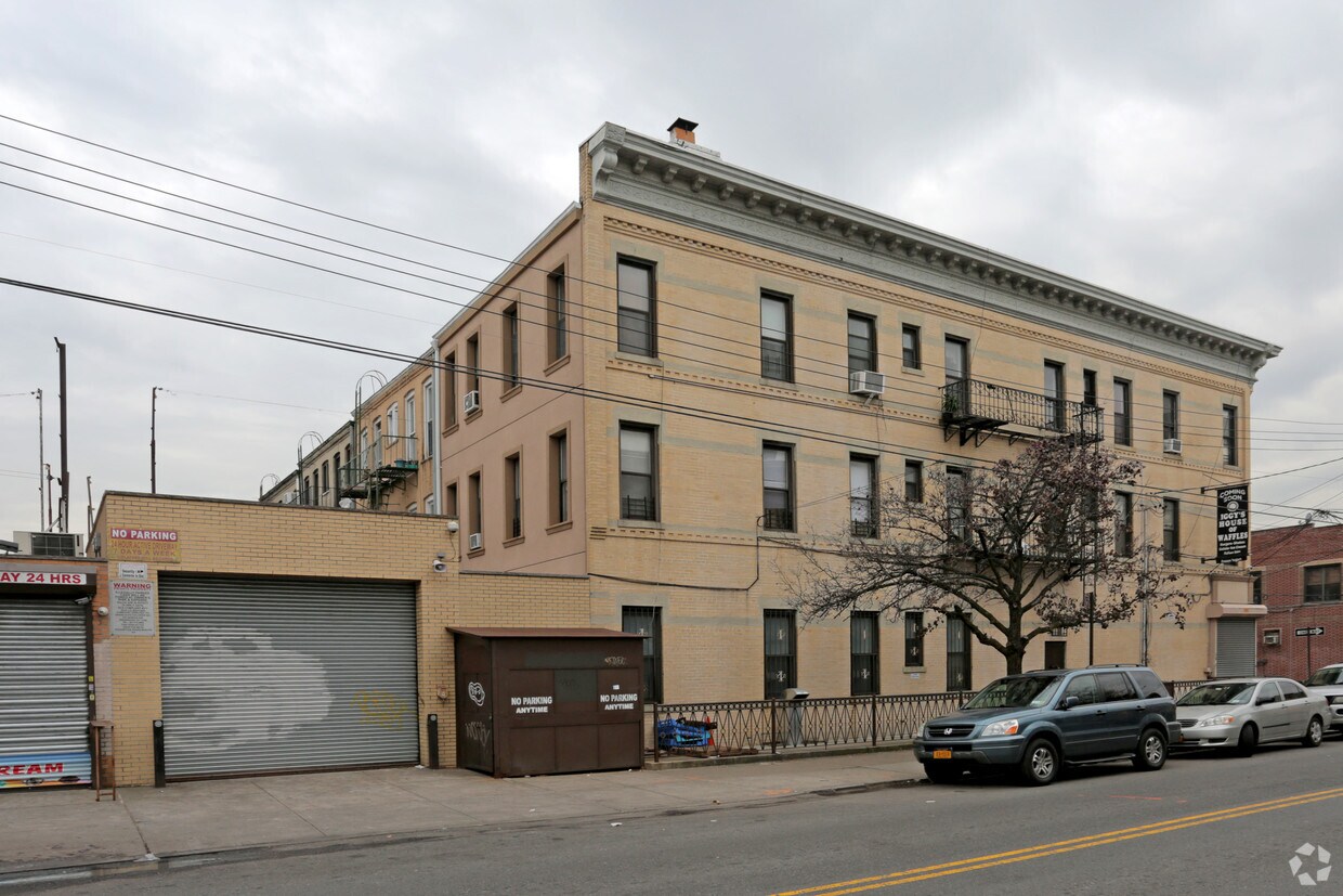 Building Photo - 446 Himrod