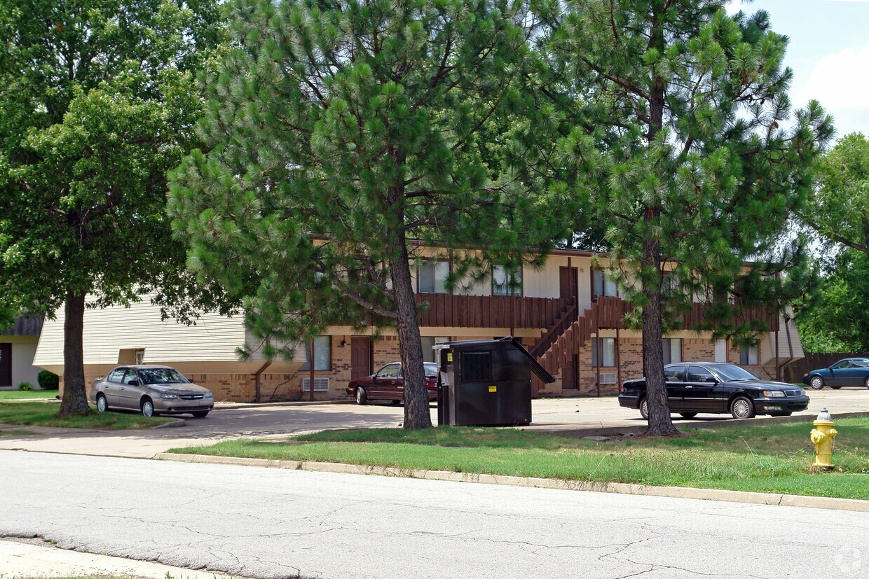 Building Photo - 6701 Dallas St