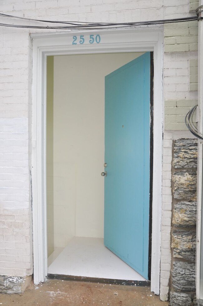 Foto del edificio - 2550 Pillsbury Ave