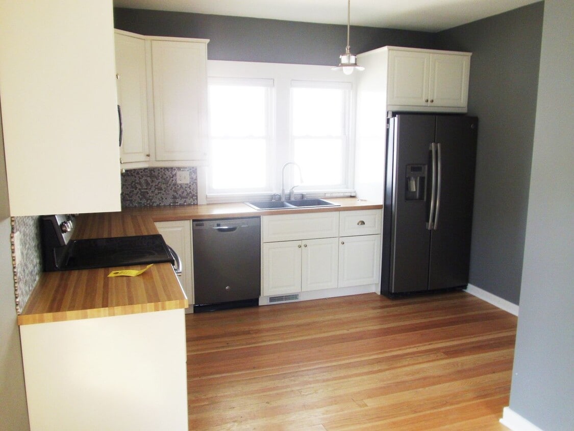 Foto principal - 313 4th Ave NW