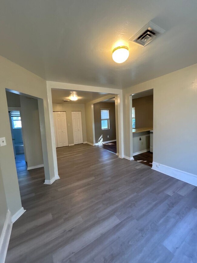 Foto del edificio - 11 Patton Ave NE