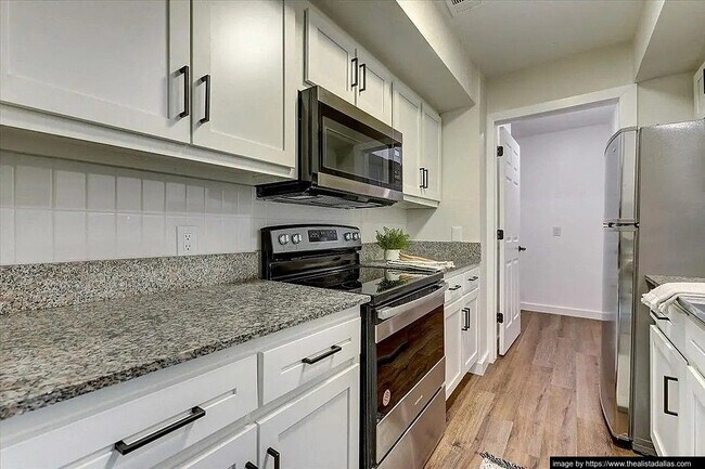 Foto del edificio - 10028 Royal Ln