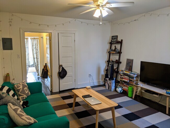 Building Photo - 1428 A St SE